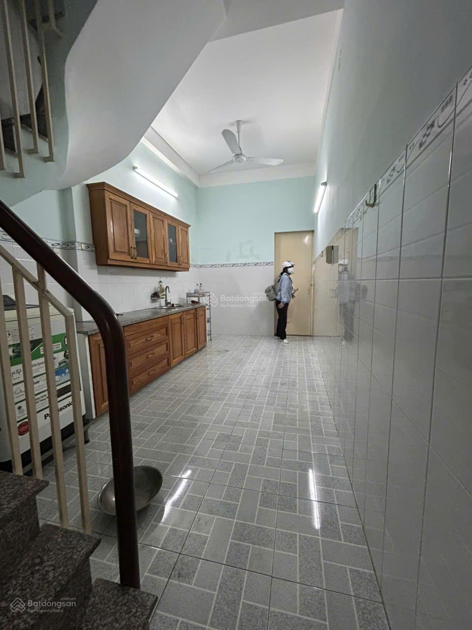 Cần cho thuê nhà hẻm đường Bông sao , phường 5, quận 8, đối diện trường Tiểu học Hoàng Minh ĐẠO