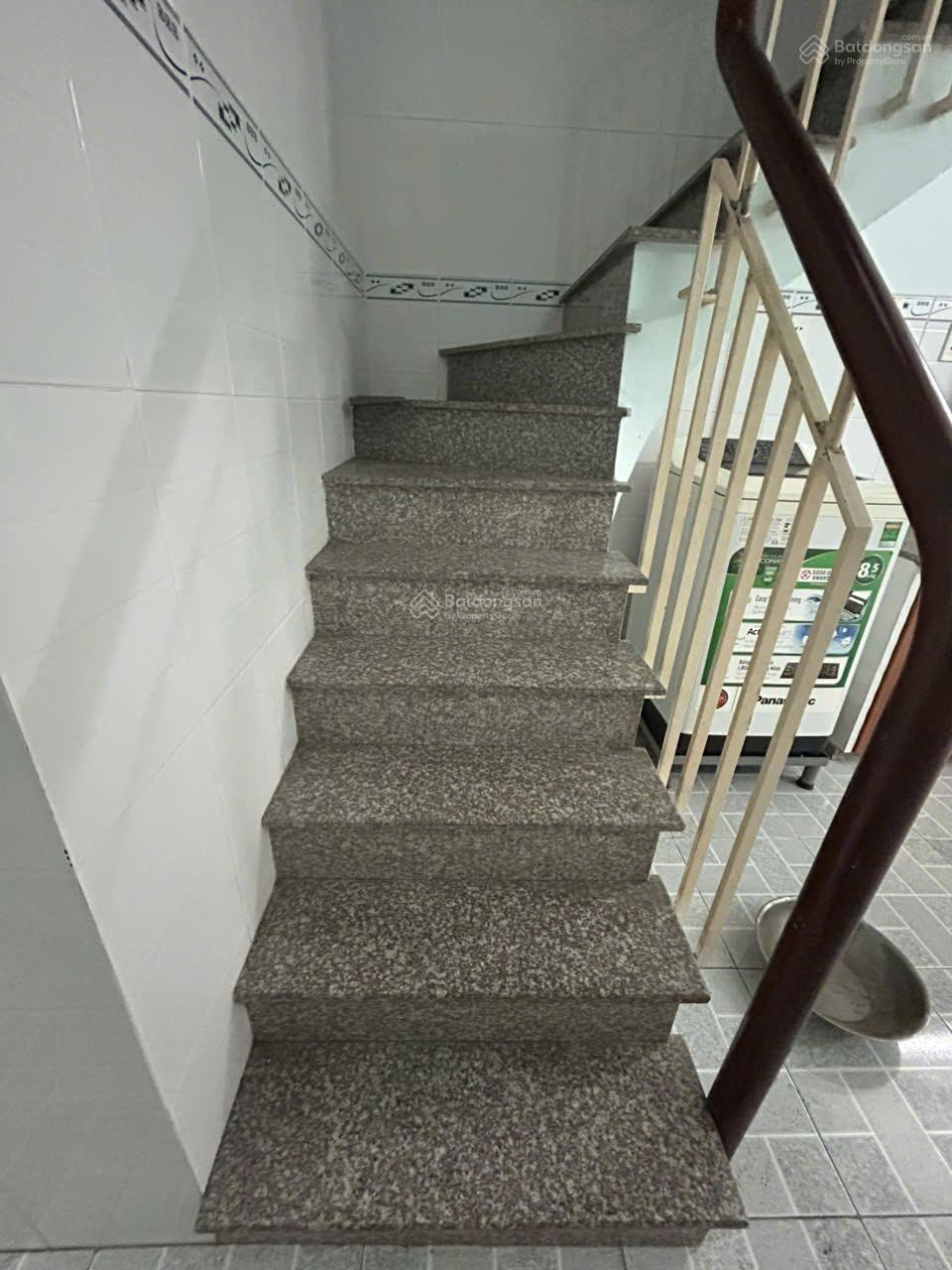 Cần cho thuê nhà hẻm đường Bông sao , phường 5, quận 8, đối diện trường Tiểu học Hoàng Minh ĐẠO