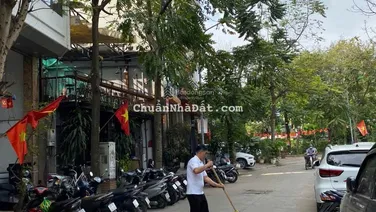 Chính chủ bán đất 350m2 Mặt Vườn Hoa Trần Quang Diệu Mặt Tiền 12m Sổ Đỏ Chính Chủ 125 tỷ