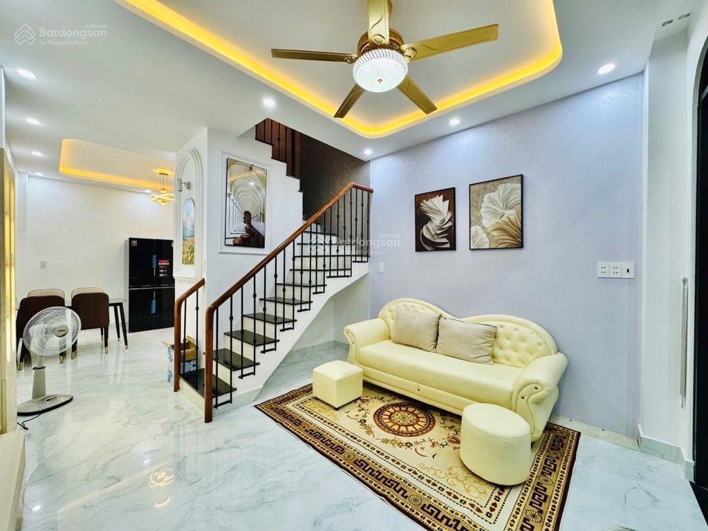 TBH/nhỉnh 5tyxxx - một siêu phẩm 4 tầng full nội thất xịn nằm ngay trung tâm BT - LH 07086** Ms Vân