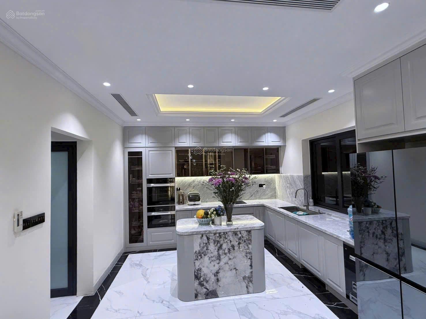 Rẻ nhất Thảo Điền! Biệt thự đẹp 3 lầu thiết kế 7PN, 7WC, khai thác dòng tiền nhanh chỉ 48 tỷ