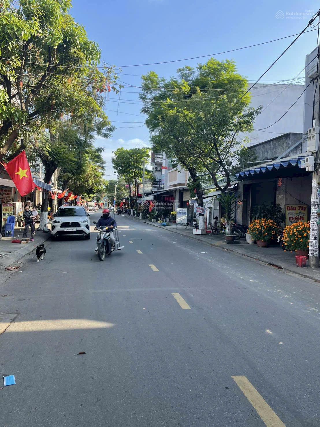 Đất Mặt Tiền Kinh Doanh Bến Xe! Mặt tiền Tôn Đản Kèm nhà cấp 4 đoạn đầu, giá tốt chỉ 5,8 tỷ