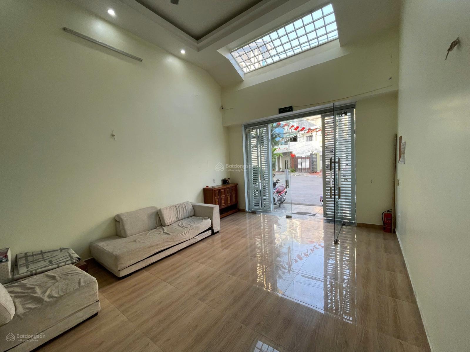 Cho thuê nhà khu phân lô Văn Cao, DT: 70m2, 4 p. Ngủ full đồ Cho thuê nhà khu phân lô Văn Cao, DT: 70m2, 4 p. Ngủ full đồ