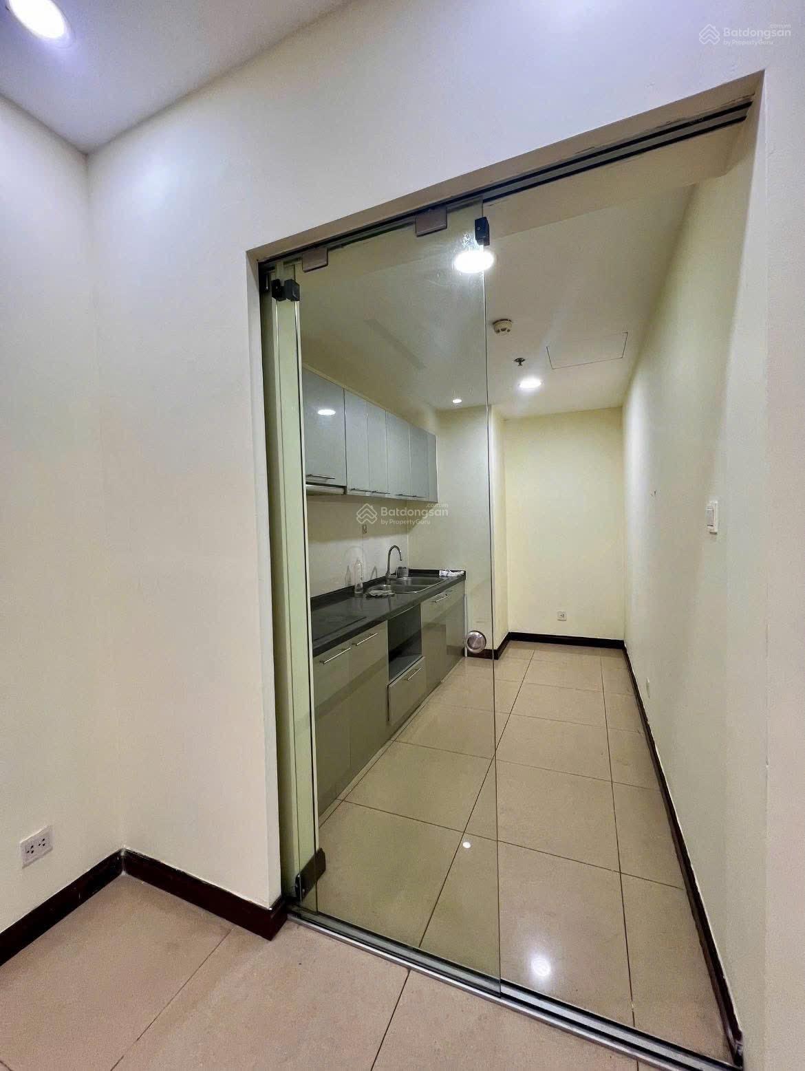 Cho thuê CC Royal City, 19 triệu, 109m2, 2PN-2WC, nhiều tiện ích đẹp tại Nguyễn Trãi, Hà Nội