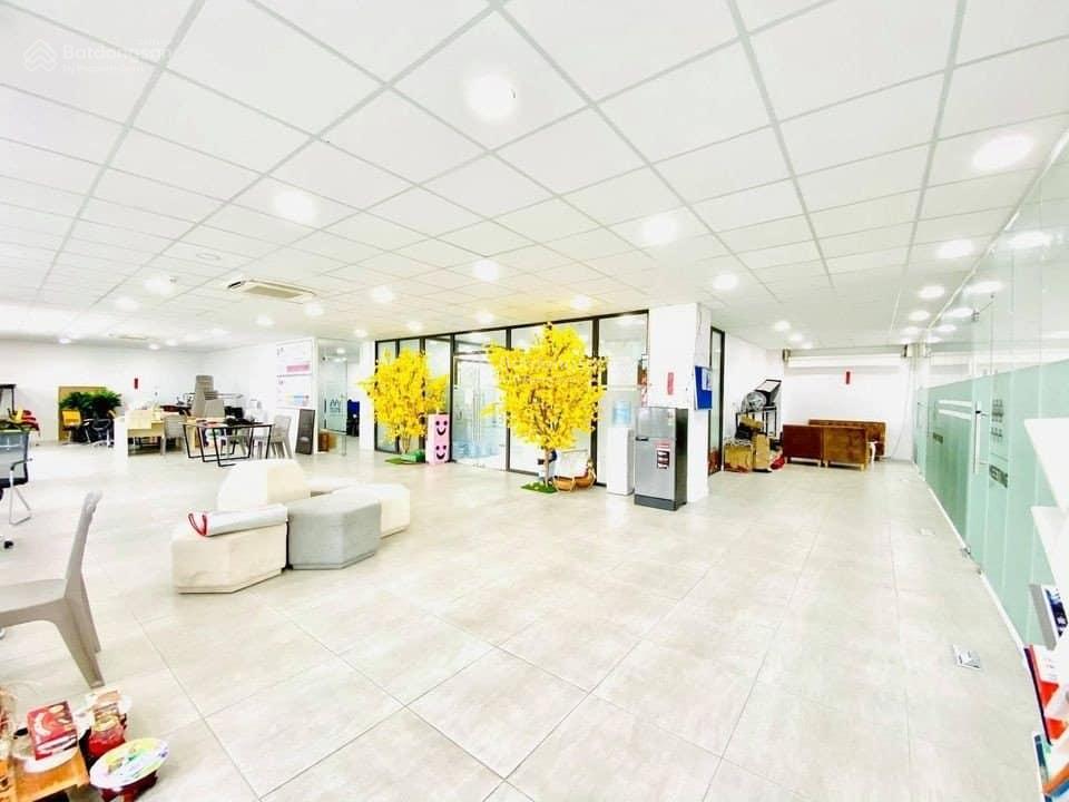 Cho thuê văn phòng tại Khuất Duy Tiến Thanh Xuân Diện tích :150m2 Giá thuê : 23 Triệu / Tháng