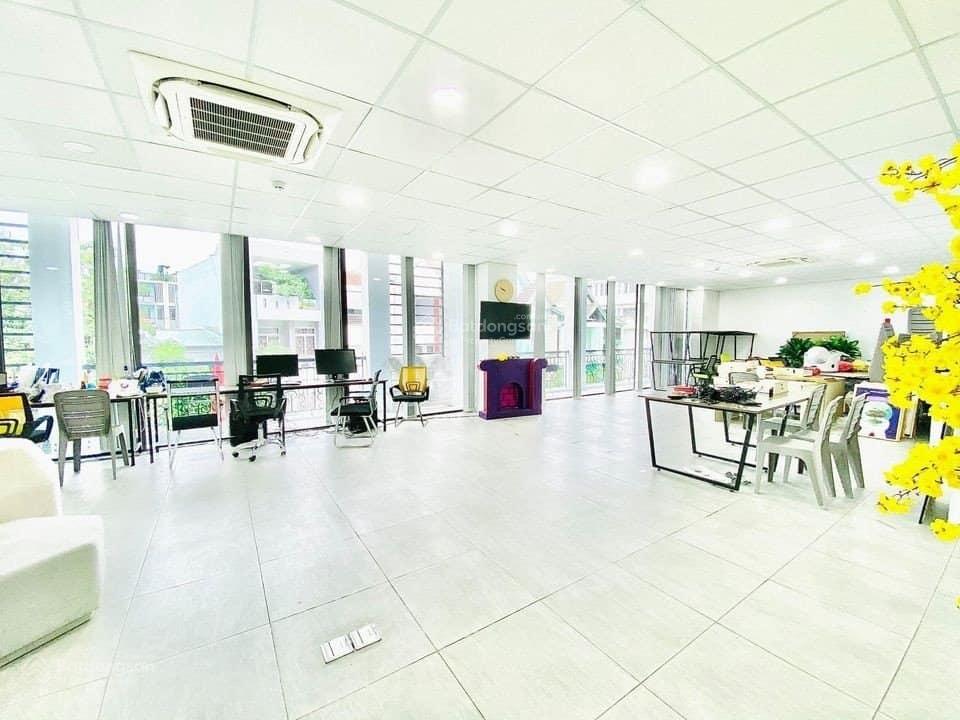 Cho thuê văn phòng tại Khuất Duy Tiến Thanh Xuân Diện tích :150m2 Giá thuê : 23 Triệu / Tháng