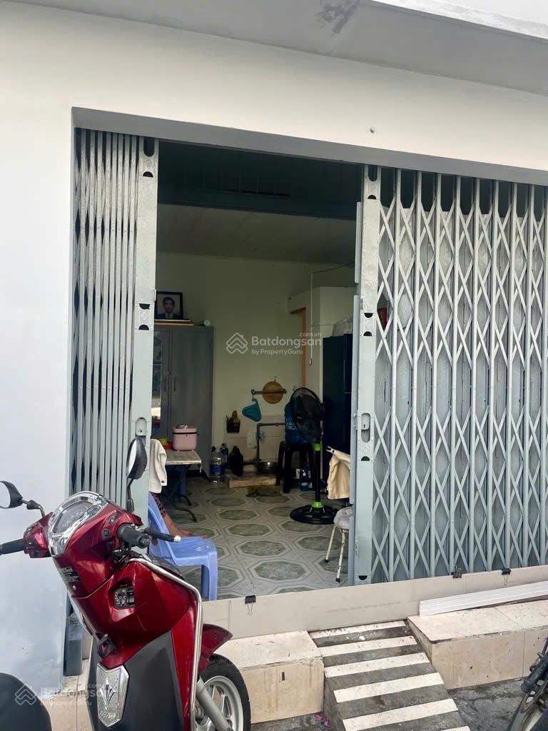 Phạm Văn Bạch, Trần Thái Tông - giá tốt - 114m2, ngang gần 6m, HXH ngủ nhà - 10 tỷ8