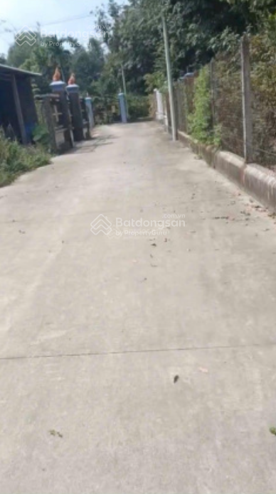 Chủ kẹt bán gấp đất 1 sẹc DX Định Hòa giá 1tỷ7 - đường 5 mét. Dân hiện hữu gần trường học ĐH