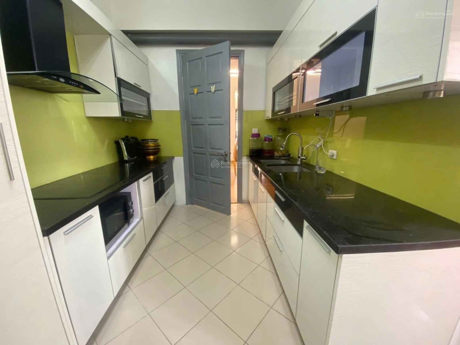 Bán căn hộ G2 Ciputra, 148m2, 4 phòng ngủ, full nội thất, nhà đẹp sẵn sàng giao dịch