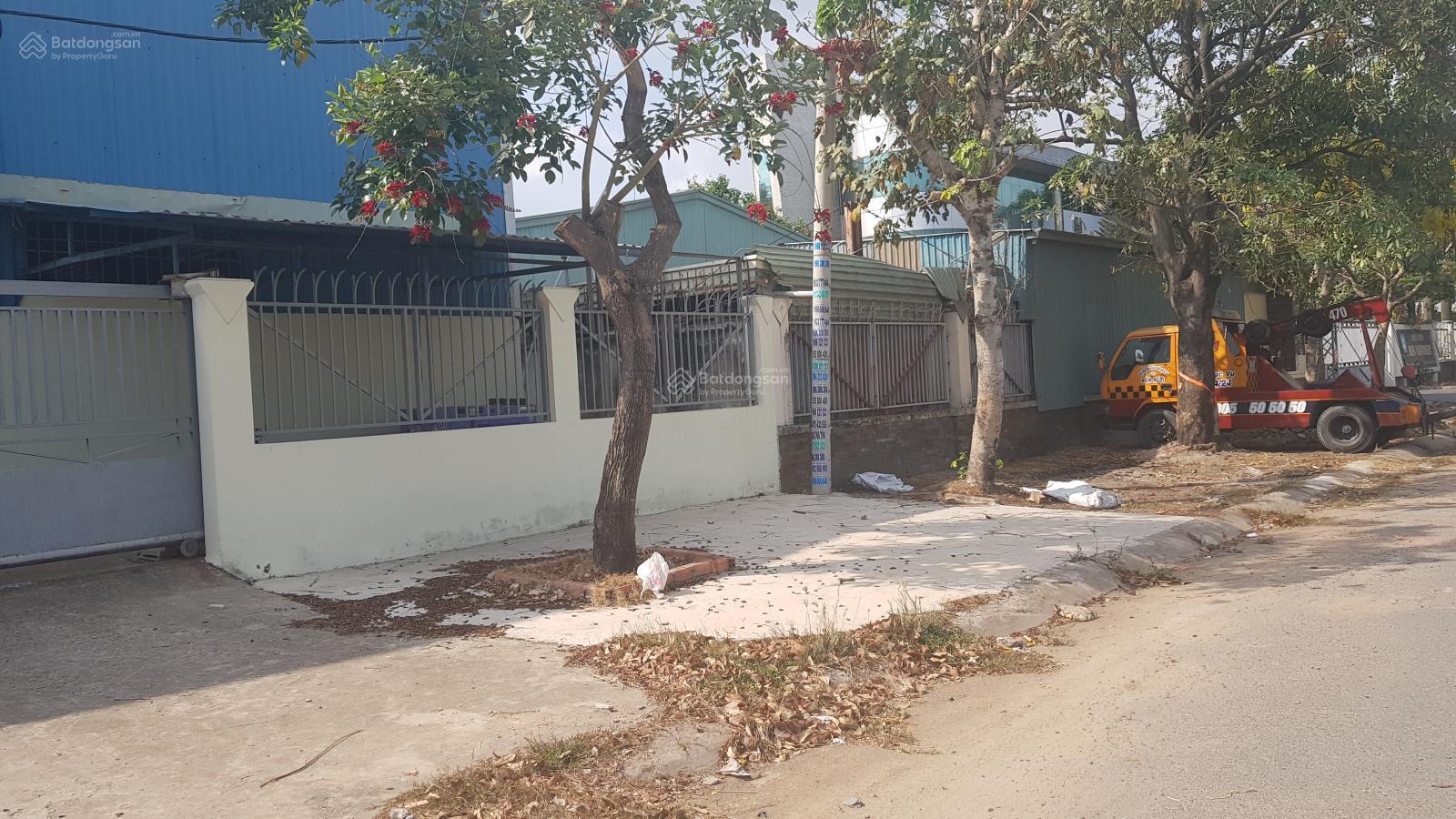 CHO THUÊ NHÀ XƯỞNG PHU HÒA BÊN CAT BÌNH DƯƠNG DT: 1400M GIÁ 50 TRIÊU LH: 0908 561 ***