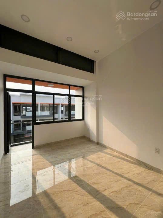 Cho thuê nhà nguyên căn góc 2 mặt tiền, nhà mới hoàn thiện, trệt, 2 lầu