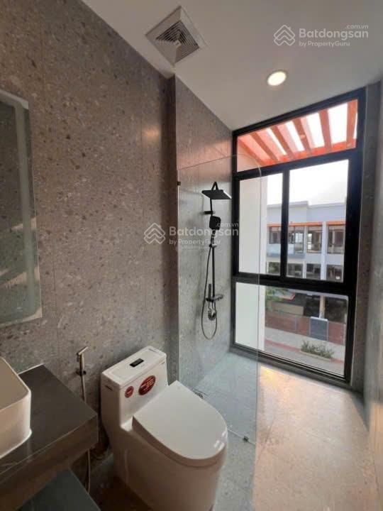 Cho thuê nhà nguyên căn góc 2 mặt tiền, nhà mới hoàn thiện, trệt, 2 lầu