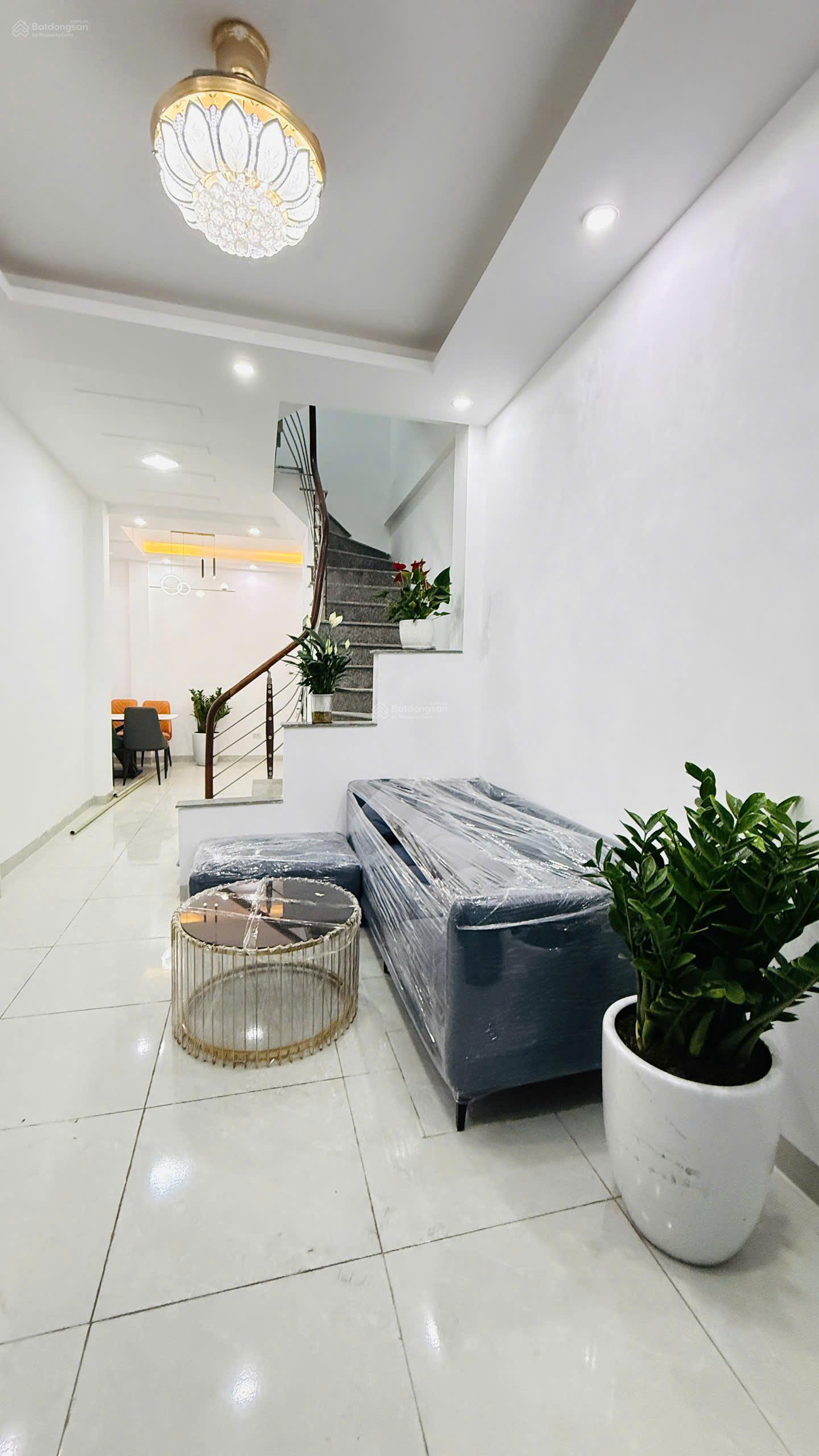 Chủ nhà ngộp lãi ngân hàng cần bán gấp nhà 4 tầng Tổ 5 Yên Nghĩa - Giá mềm. 0972 899 ***