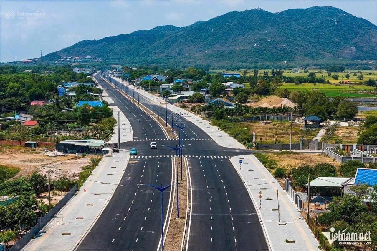 1 lô duy nhất rẻ nhất thị trường mặt tiền ven biển 994 ngang 10x57m 100m2 TC giá 6tỷ6, 0908 235 ***