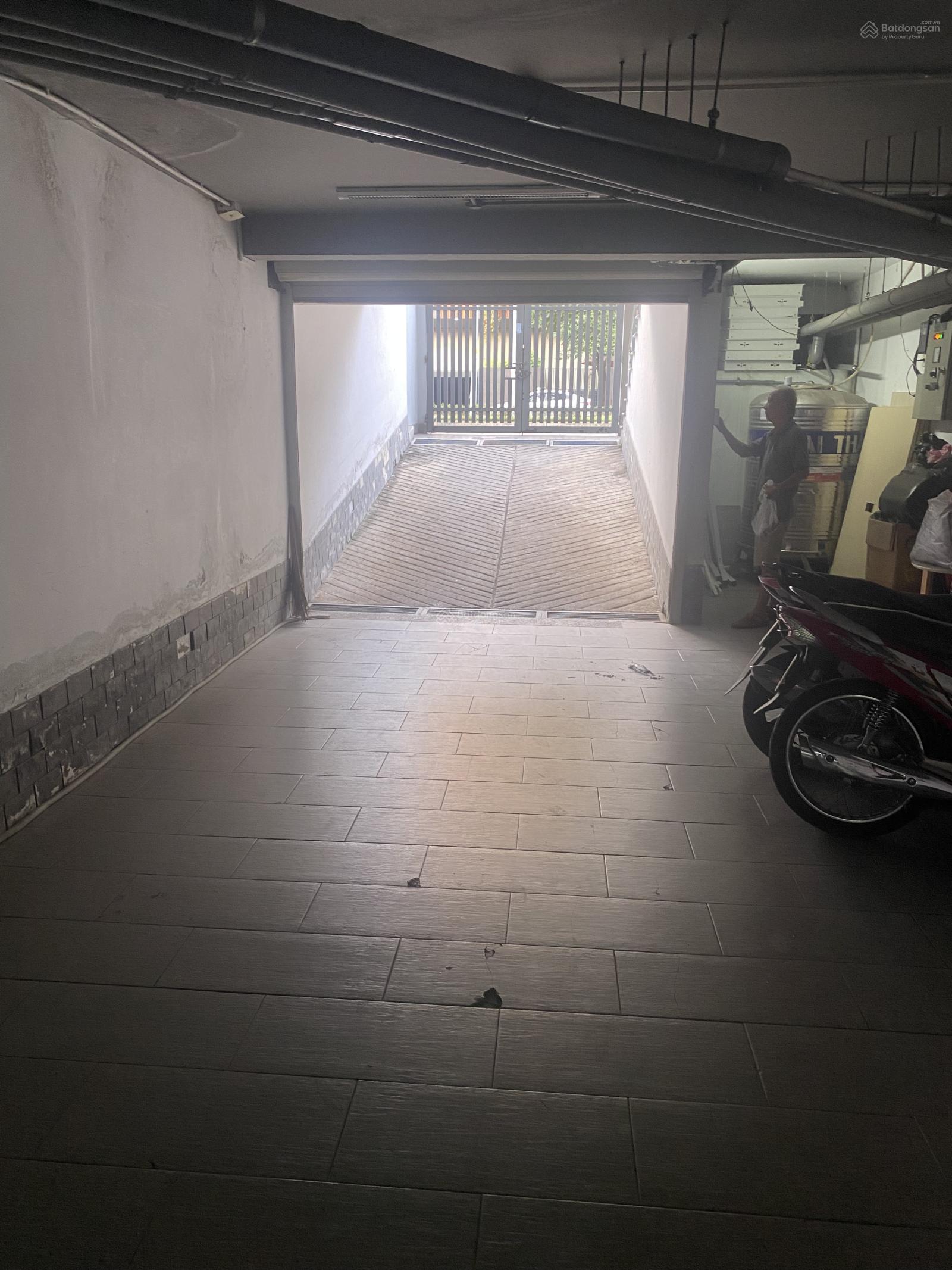 Cho thuê nhà nguyên căn măt tiền đường D1 kdc Himlam kênh Tẻ,Q7.Lh 0909 992 ***