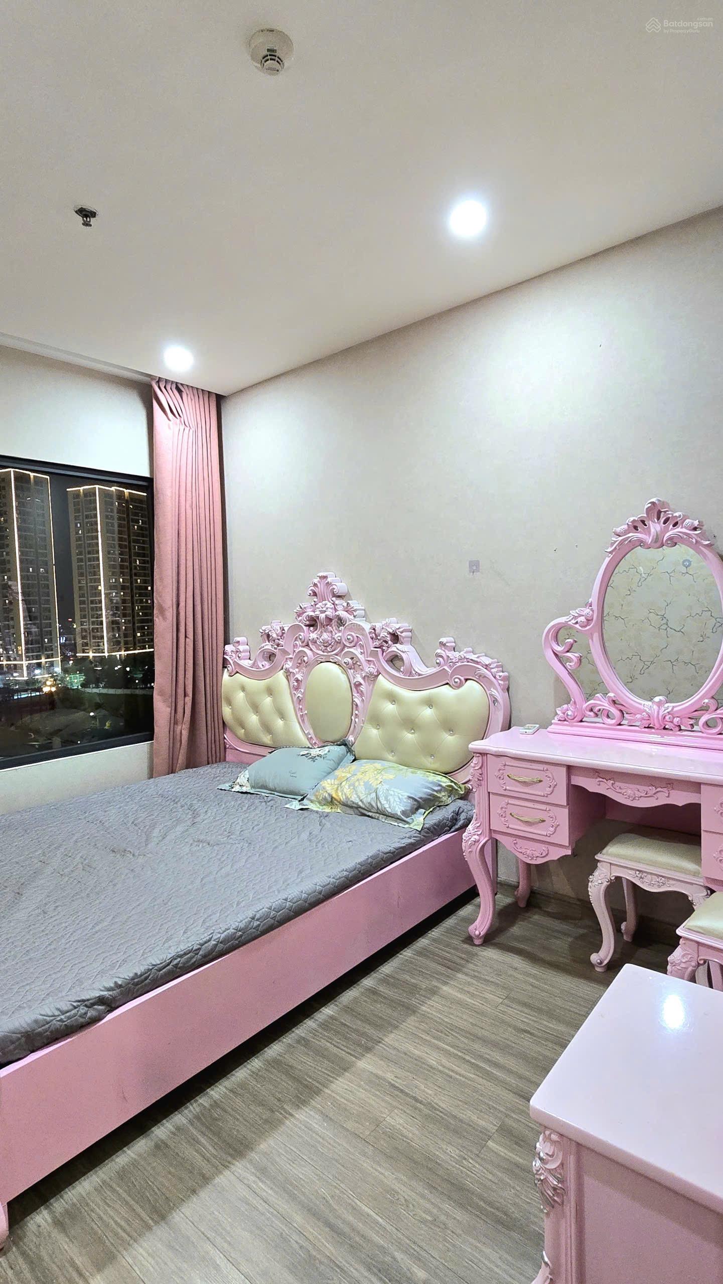 Em Thế Anh bán căn 2N 1vs tầng trung, full đồ nội thất, hướng ĐB - Giá 3tỷ550