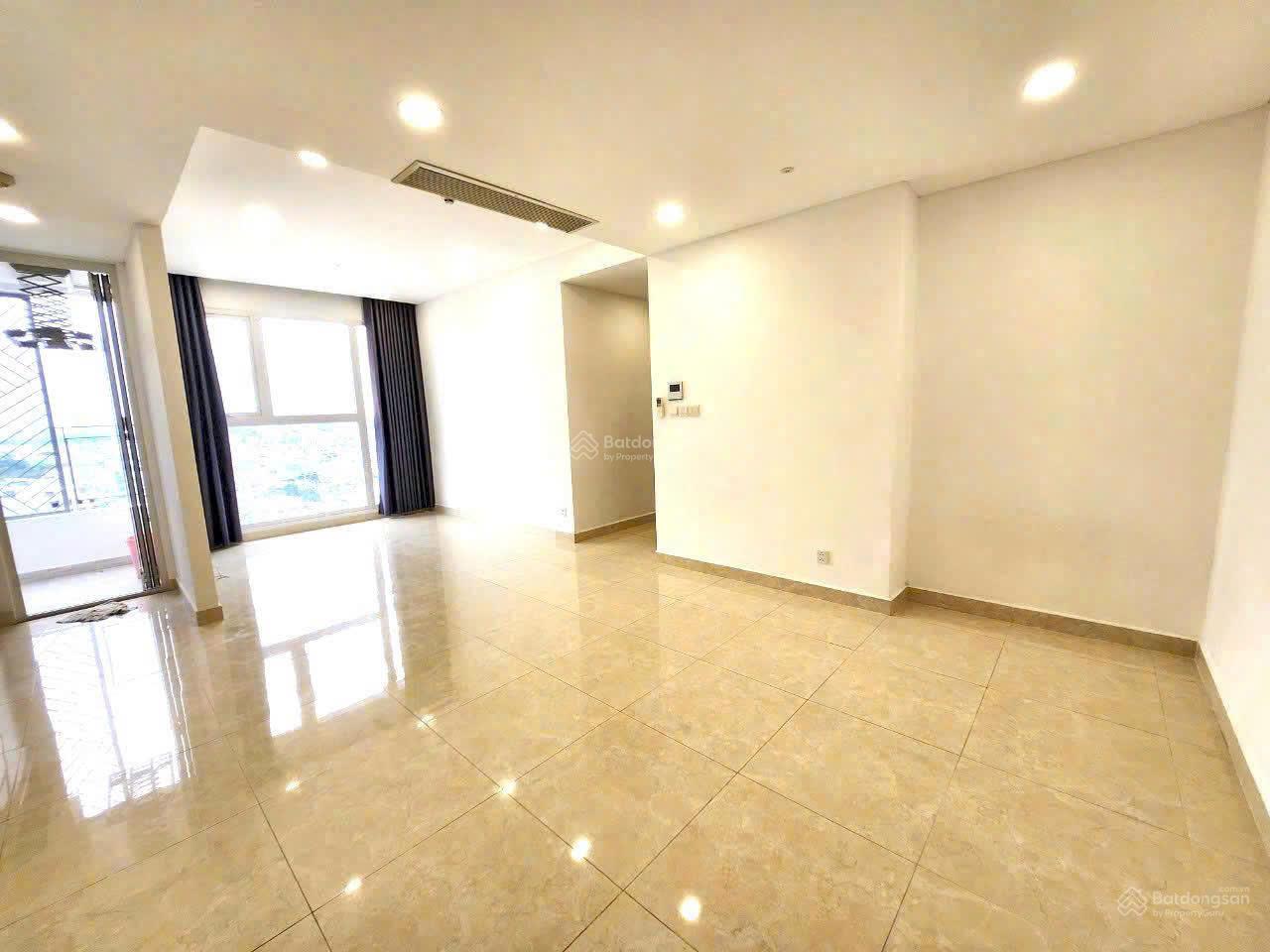 CĂN HỘ NHƯ ẢNH : 12 TRIỆU CÓ TL ,CĂN GÓC- LOGIA RIÊNG - NỘI THẤT CƠ BẢN, 2PN 2WC , ĐẦY GIỎ HÀNG