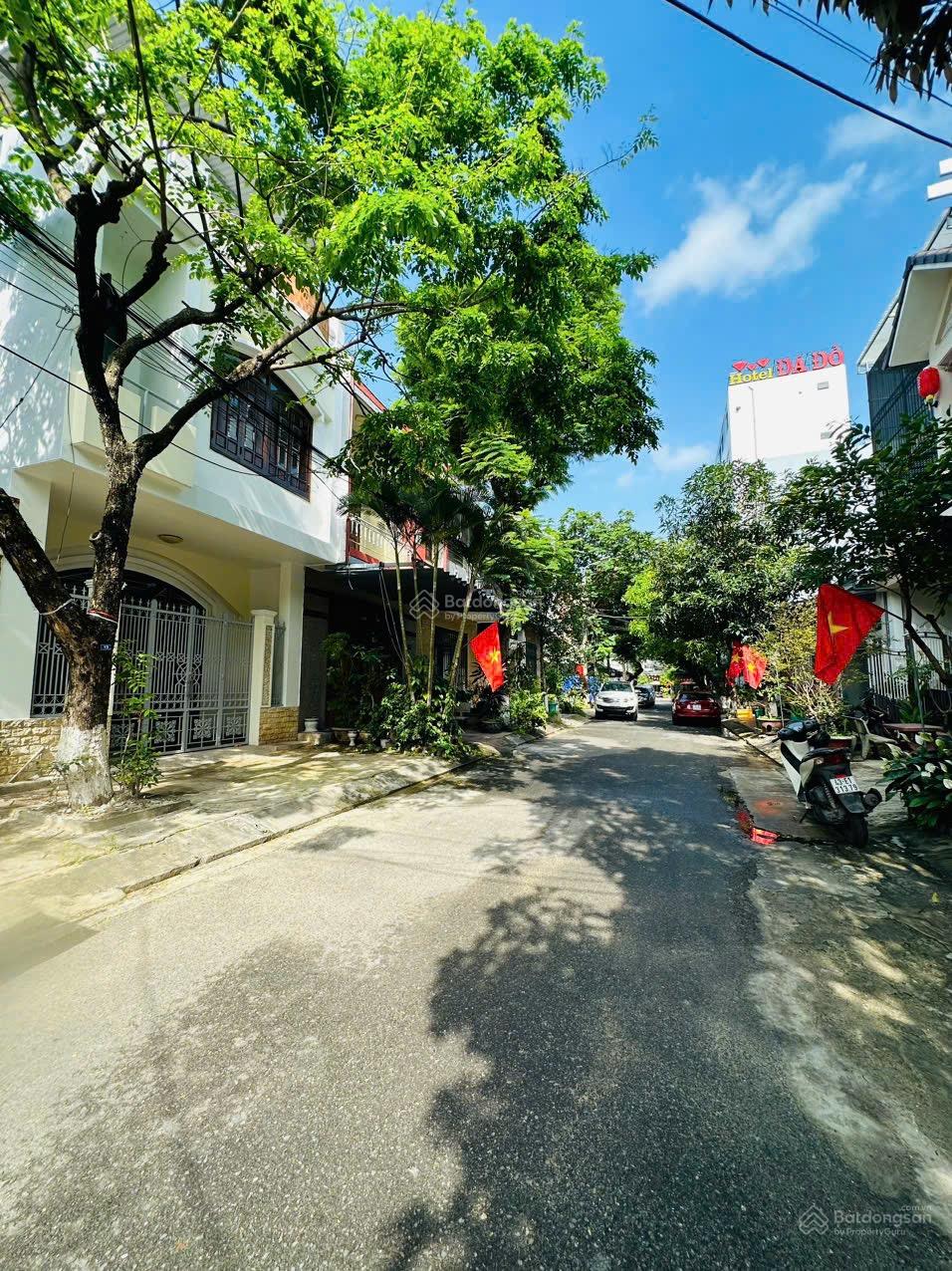 Nhà 3 tầng kiên cố đường Hoà Minh 4 , cách biển Nguyễn Tất Thành vài bước chân