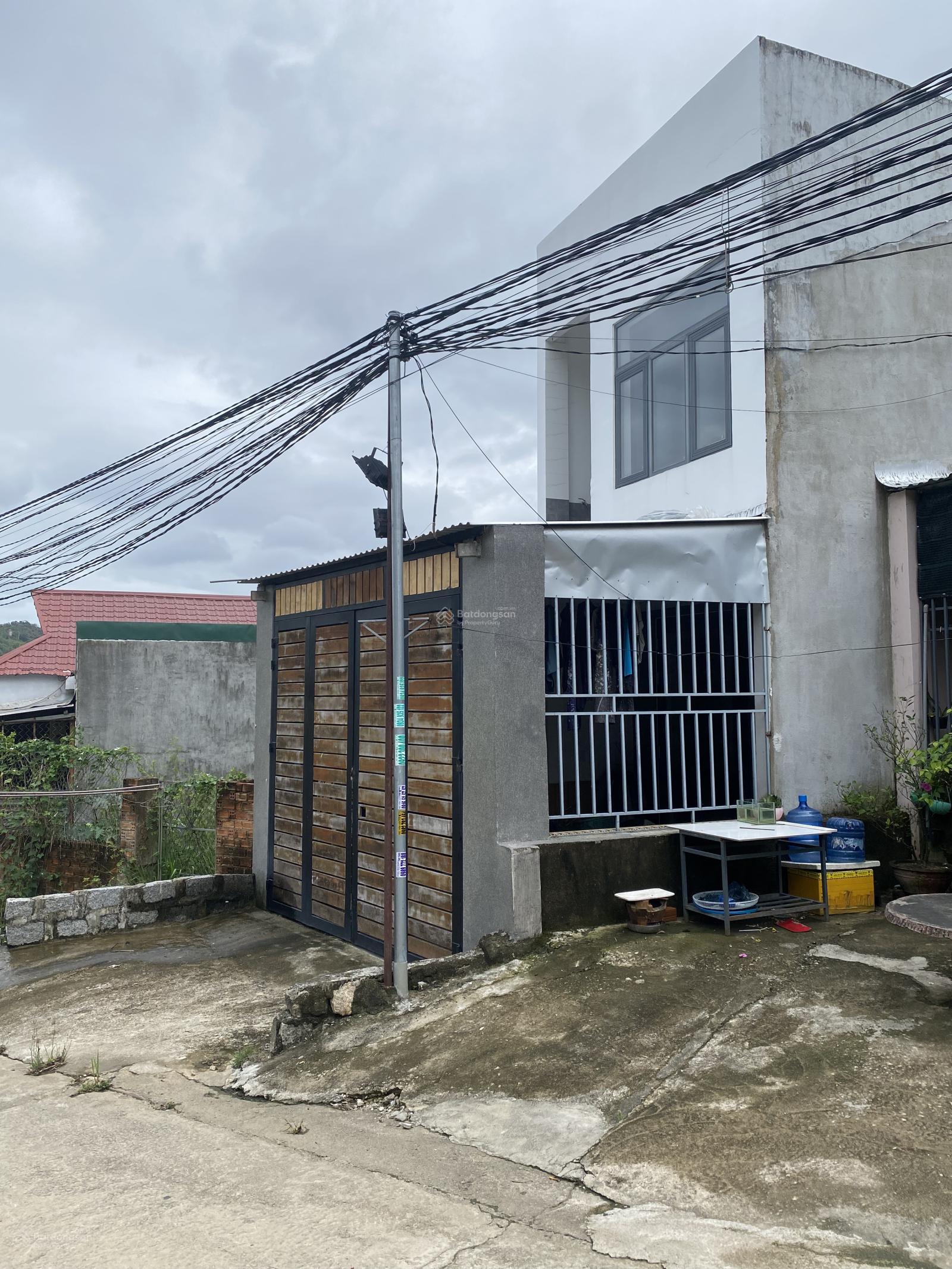 Cần bán nhà 1 lầu 1 trệt đầu hẻm 26 Mai Thị Dõng, Tây Nha Trang, giá 1,3 tỷ