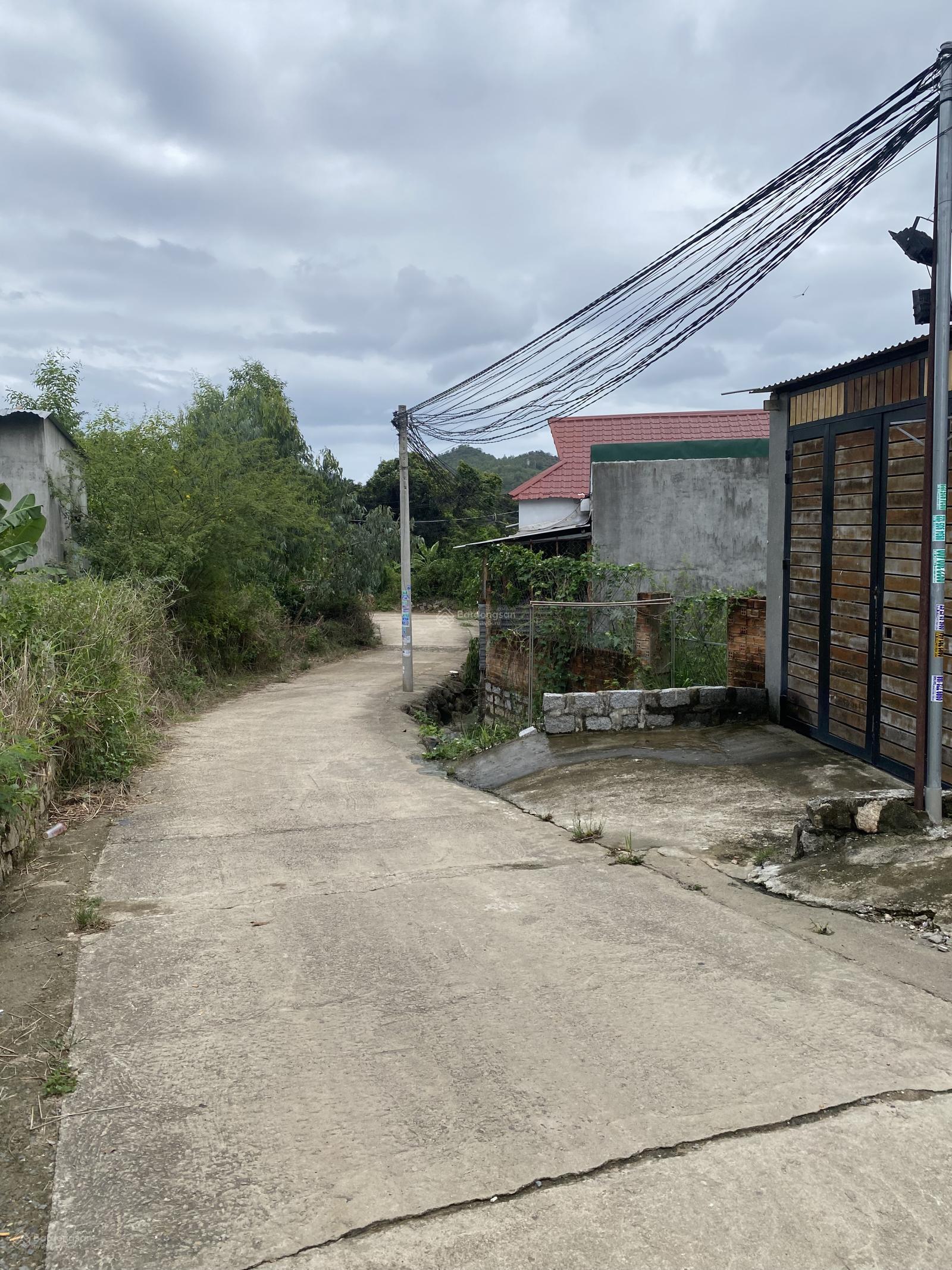 Cần bán nhà 1 lầu 1 trệt đầu hẻm 26 Mai Thị Dõng, Tây Nha Trang, giá 1,3 tỷ