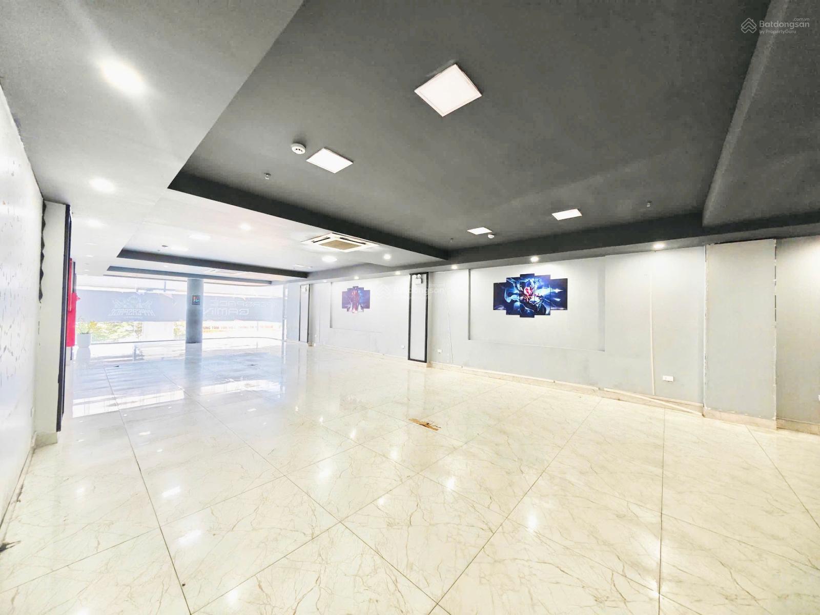 Cho thuê sàn văn phòng mặt phố Hoàng Cầu - Đống Đa siêu đẹp 170m, view hồ, vị trí thuận tiện