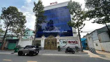Ngộp bank! Cần bán gấp toà nhà MT đường Hồ Văn Cống P. TBH Thủ Dầu 1 Bình Dương. DT 22x30m 60 tỷ