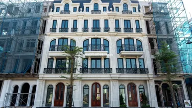 NHỈNH 11.X TỶ CÓ NHÀ PHỐ MẶT Đ.HOÀNG QUỐC VIỆT KÉO DÀI MẶT TIỀN 5M NHẬN NHÀ NGAY T3/2026