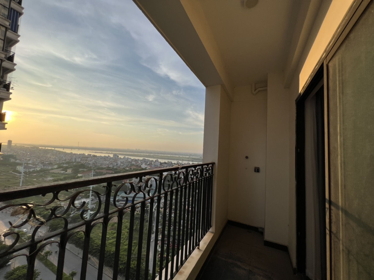 Bán Căn Góc 3 ngủ - Sunshine Riverside - 92m2 thông thuỷ - Giá: 9,3 tỷ (full đồ + Sổ đỏ)