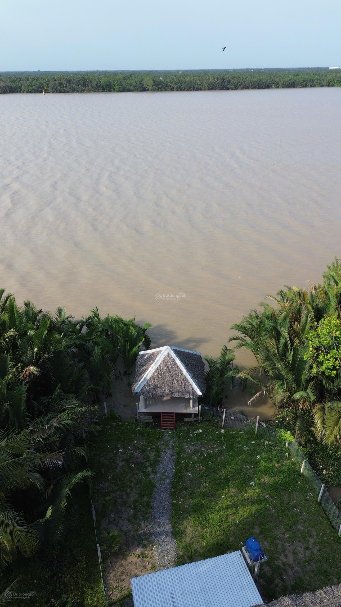 Nhà vườn mini ven sông view đẹp hiếm có 890 triệu Nhà vườn mini ven sông view đẹp hiếm có 890 triệu