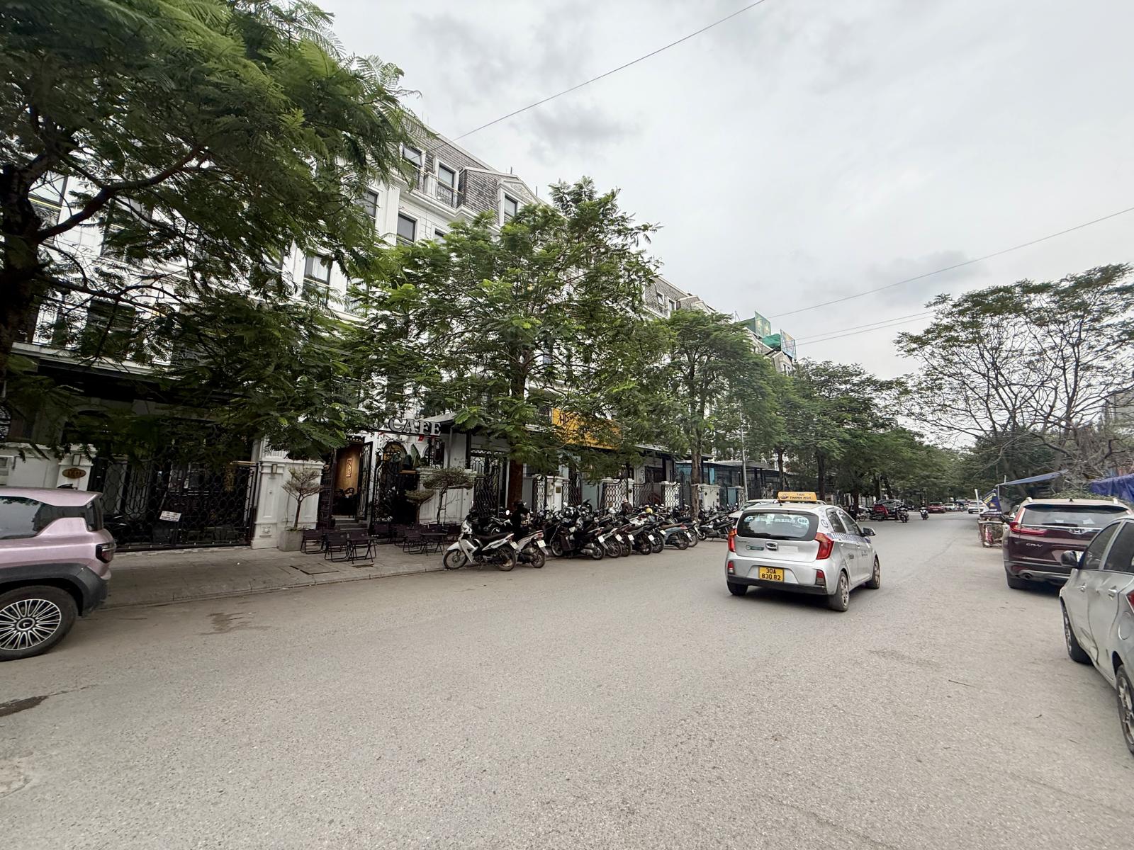 Bán LK Đại Kim 75m2 mặt đường 21m kinh doanh sầm uất, cho thuê 40tr/tháng. Giá: 32 tỷ