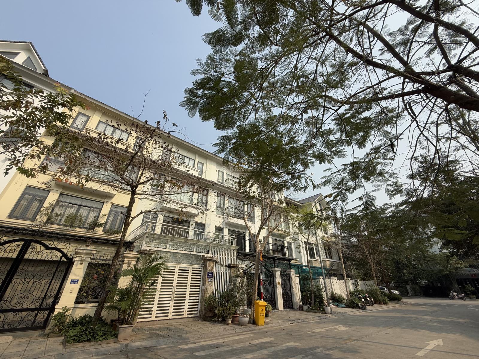 Bán nhà vườn khu C geleximco giá rẻ nhất phân khúc nhỉnh 22tỷ. Lh 0913 034 *** Bán nhà vườn khu C geleximco giá rẻ nhất phân khúc nhỉnh 22tỷ. Lh 0913 034 ***