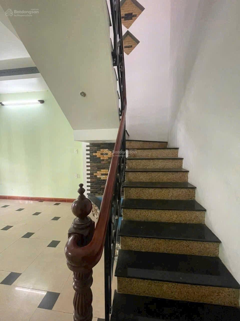 7 triệu/tháng - Nhà ( 4.2 x 20m ) 1 lầu 3 phòng ngủ 3wc đường số 1, cách KCN cao 10p