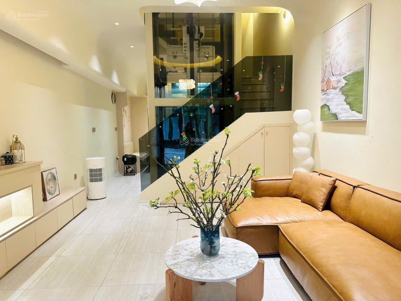 11,5 TỶ BAO THUẾ PHÍ LK 64M HT 5 TẦNG FULL ĐỒ Hướng Đông Nam ngay sát trường học