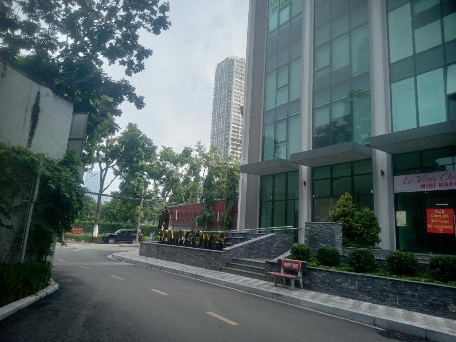 Cho thuê tòa văn phòng mặt ngõ 20 phố Trần Kim Xuyến, diện tích 120 m2 mặt tiền 7 mét x 7 tầng