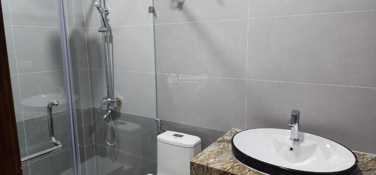 Cho thuê tòa văn phòng mặt ngõ 20 phố Trần Kim Xuyến, diện tích 120 m2 mặt tiền 7 mét x 7 tầng