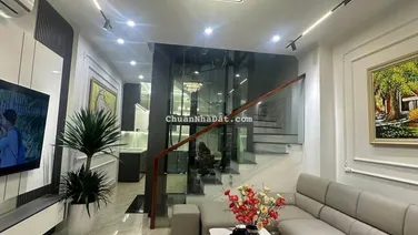 Chủ bán nhanh! Phố Ngọc Khánh! Chủ xây tâm huyết, lô góc, ngõ trước nhà 4m thông, gần bãi xe,43m*5t