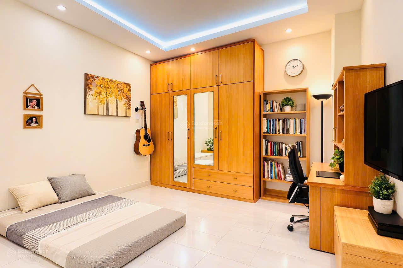 Nhà bán vip - vị thế đẹp Lý Thường Kiệt trung tâm Q.10, 5 tầng, 64m2