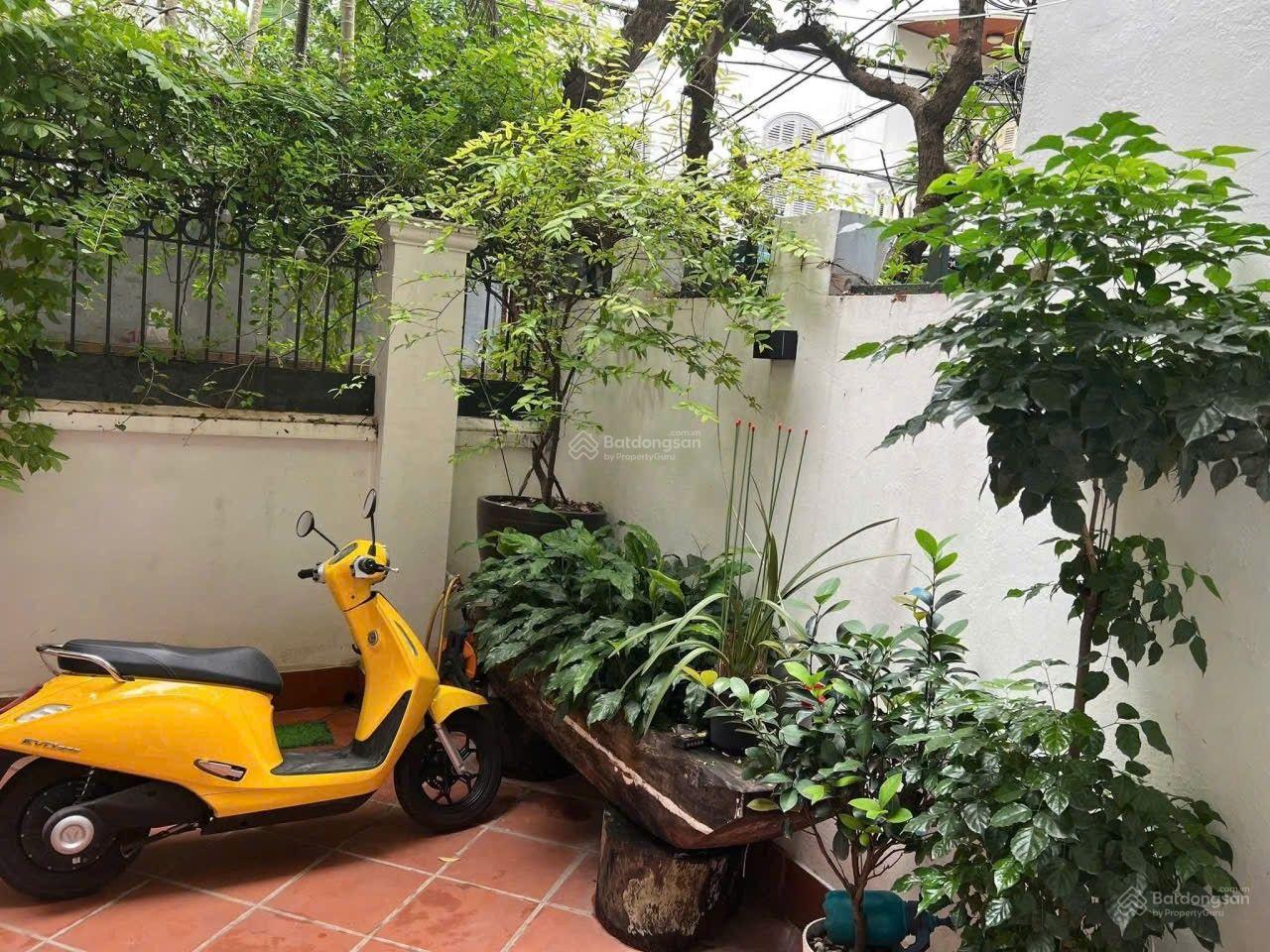 BÁN NHÀ NGÃ 3 XÃ ĐÀN- PHẠM NGỌC THẠCH- ĐỐNG ĐA 75M 5 TẦNG GIÁ 11 TỶ- 20M RA PHỐ - NGÕ 3M- NHÀ DÂN