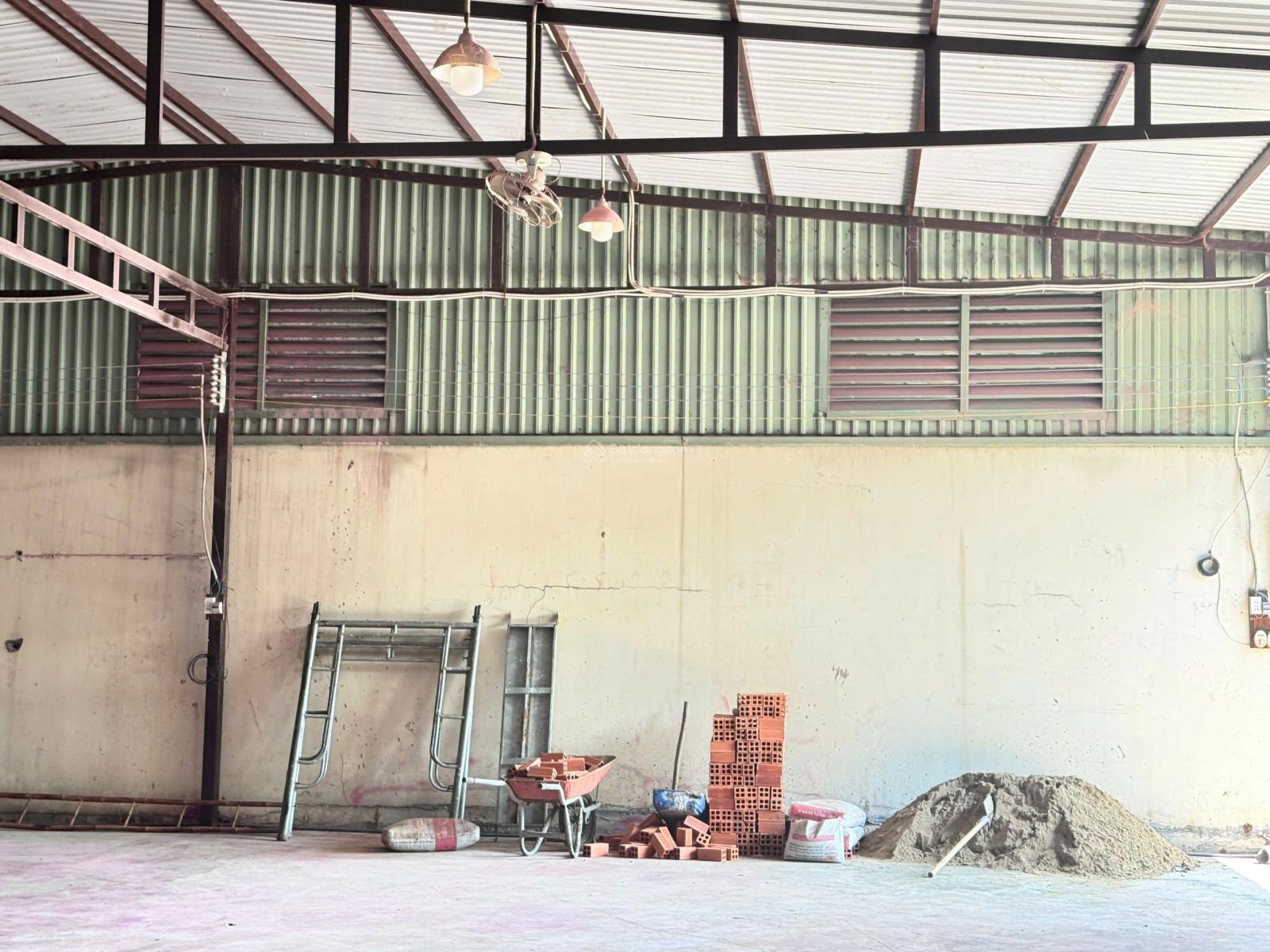 Cho thuê kho xưởng: 300m2 giá 16 triệu/th, đường xe tải Trần Văn Giàu BC