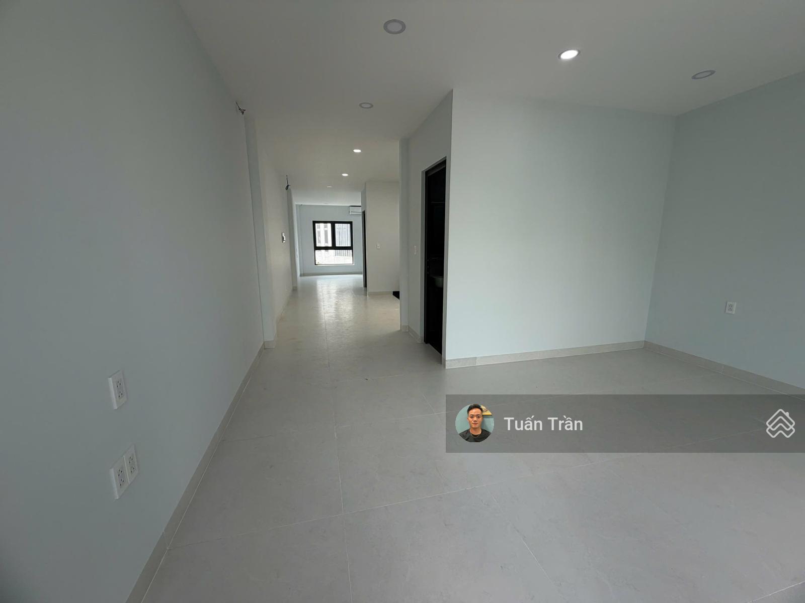 CHO THUÊ NHÀ PHỐ 1 HẦM 4 LẦU FULL SÀN TRỐNG SUỐT LÀM VP. DT: 5x20m. NHÀ MỚI 100%. GIÁ THUÊ 50TR/TH