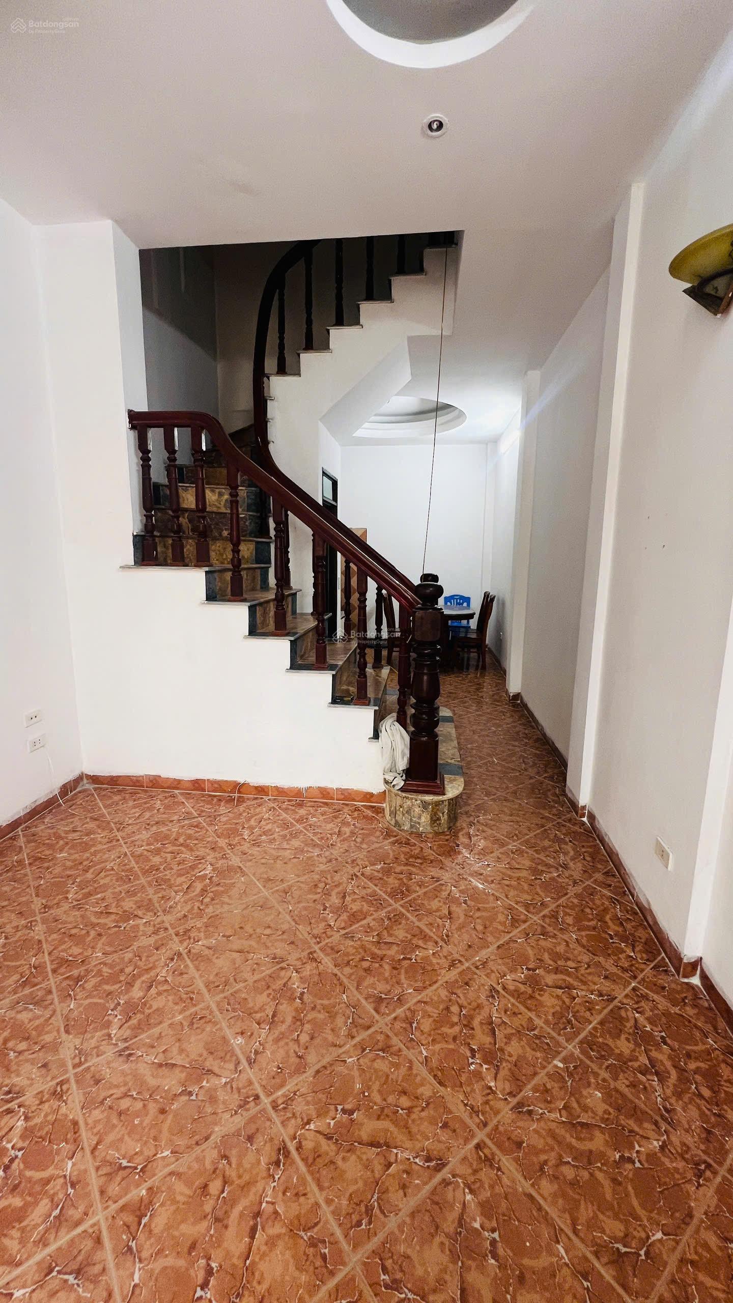 Cho thuê nhà ngõ 175 Lạc Long Quân, Tây Hồ, 45m2, 4 tầng, nội thất đầy đủ, 13tr/th. LH: 0984 536 ***