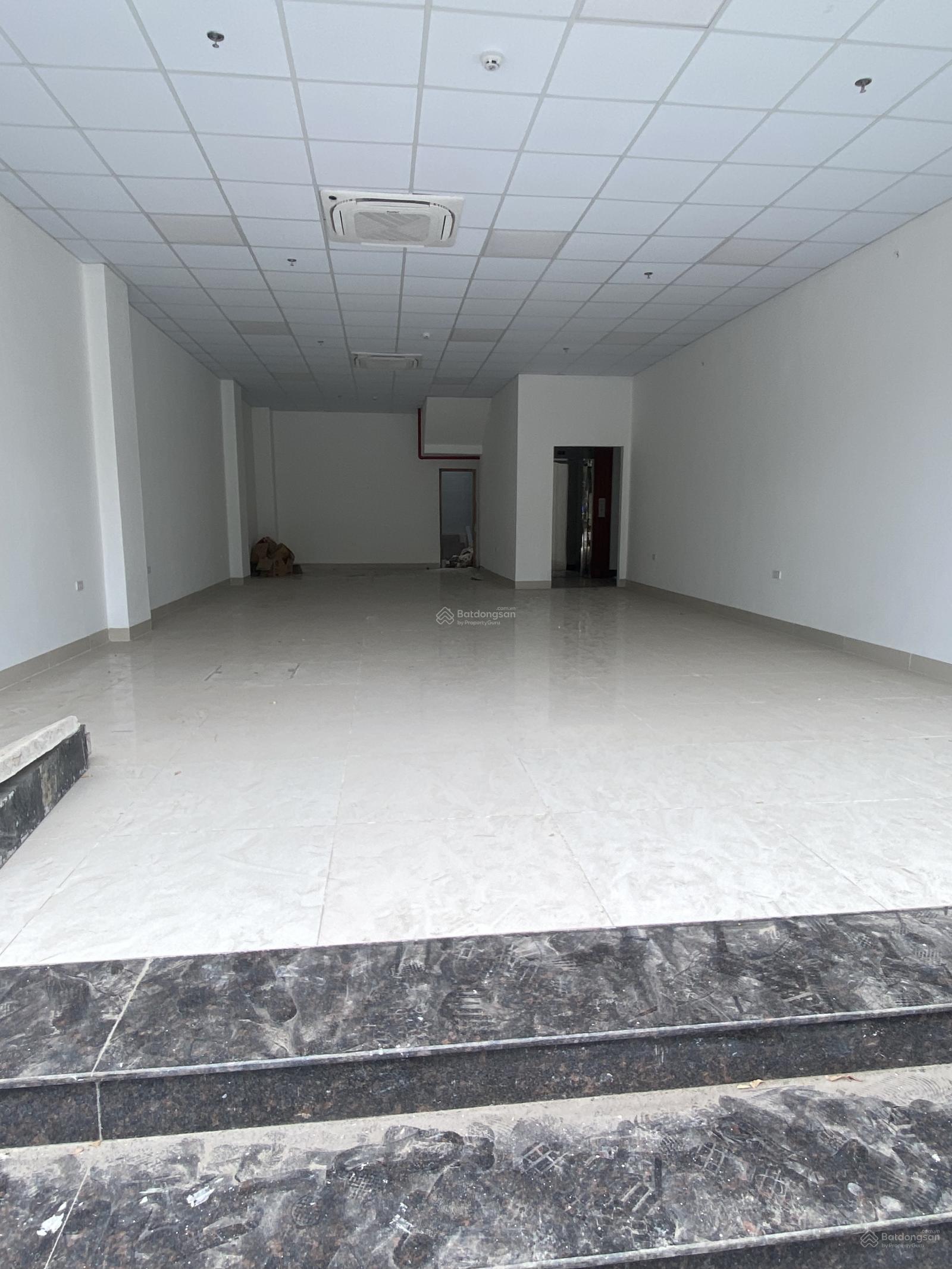 Cho thuê nhà MP Geleximco Lê Trọng Tấn. DT 120m2, MT 8m, 5 tầng thông sàn. Thang máy, PCCC chuẩn Cho thuê nhà MP Geleximco Lê Trọng Tấn. DT 120m2, MT 8m, 5 tầng thông sàn. Thang máy, PCCC chuẩn