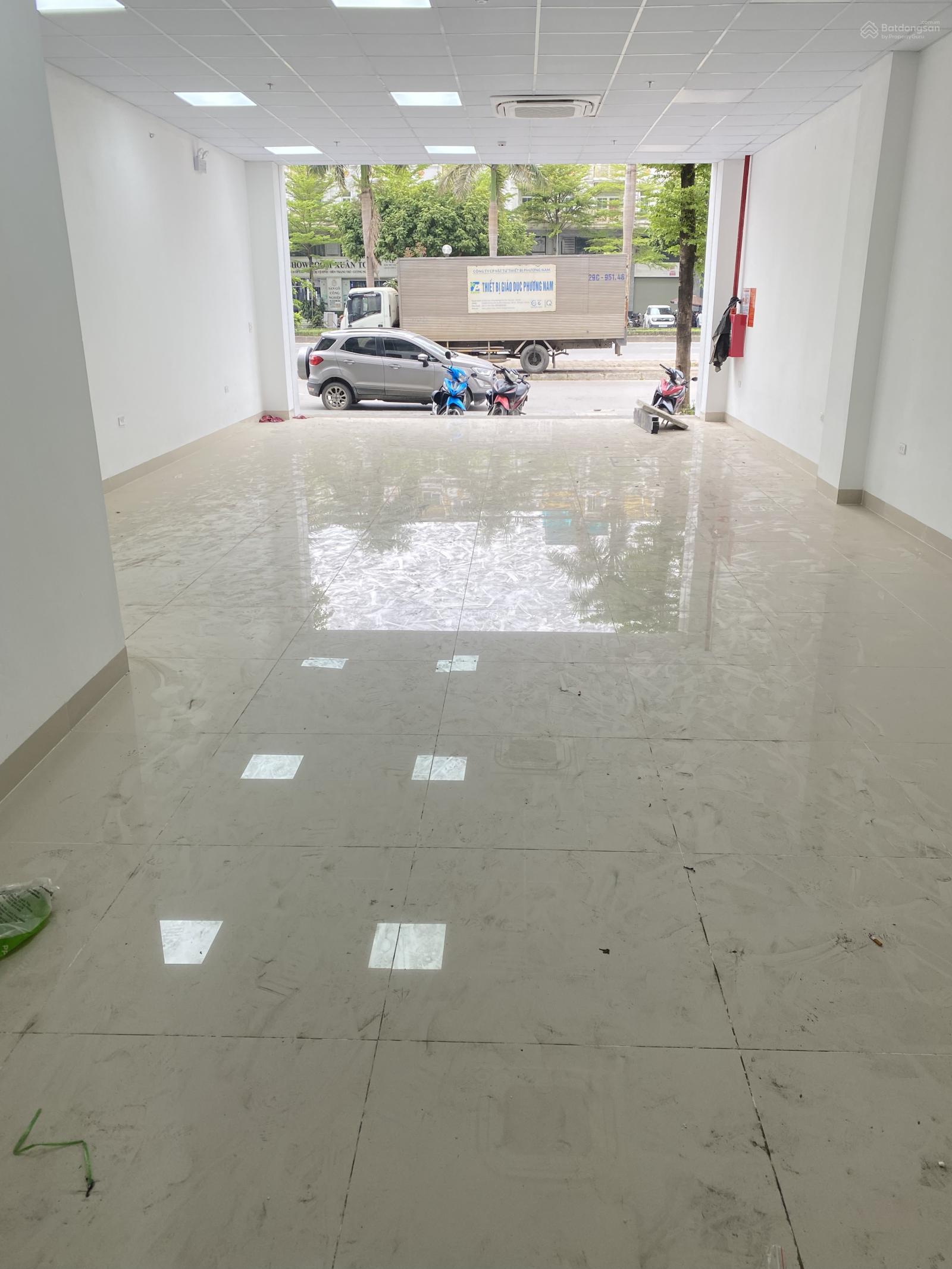 Cho thuê nhà MP Geleximco Lê Trọng Tấn. DT 120m2, MT 8m, 5 tầng thông sàn. Thang máy, PCCC chuẩn Cho thuê nhà MP Geleximco Lê Trọng Tấn. DT 120m2, MT 8m, 5 tầng thông sàn. Thang máy, PCCC chuẩn