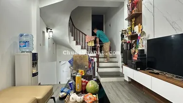 TRUNG TÂM KIM GIANG -10M RA Ô TÔ-30M RA PHỐ KIM GIANG-NHÀ ĐẸP 5 TẦNG -Ở NGAY-5 NGỦ-37m Giá 8.6 tỷ