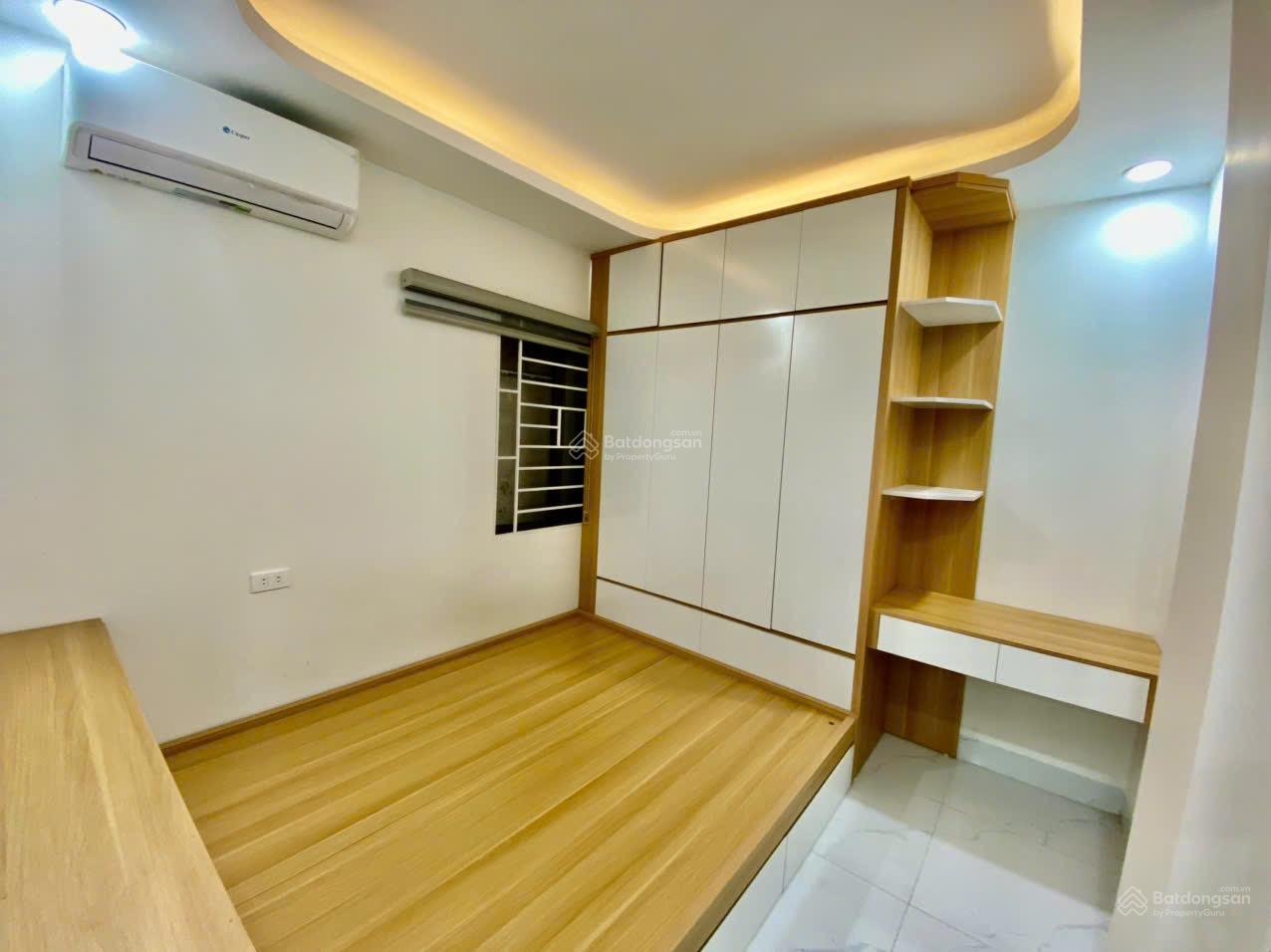 Bán CCMN Mới Đẹp Mặt Phố - 35m 1n1wc, Ô tô đỗ - Cự Lộc sau Royal Bán CCMN Mới Đẹp Mặt Phố - 35m 1n1wc, Ô tô đỗ - Cự Lộc sau Royal