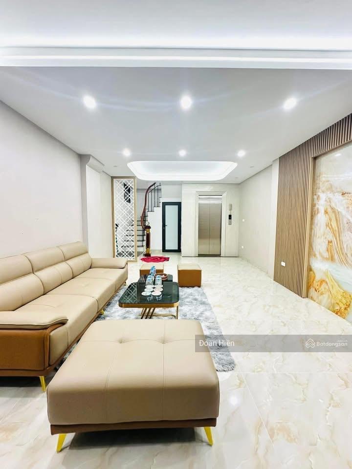 Chỉ hơn 9t có ngay nhà hộ khẩu Phố Cổ, Hàng Bún, chủ xây mới thang máy 100m ra ô tô, 45m*5t