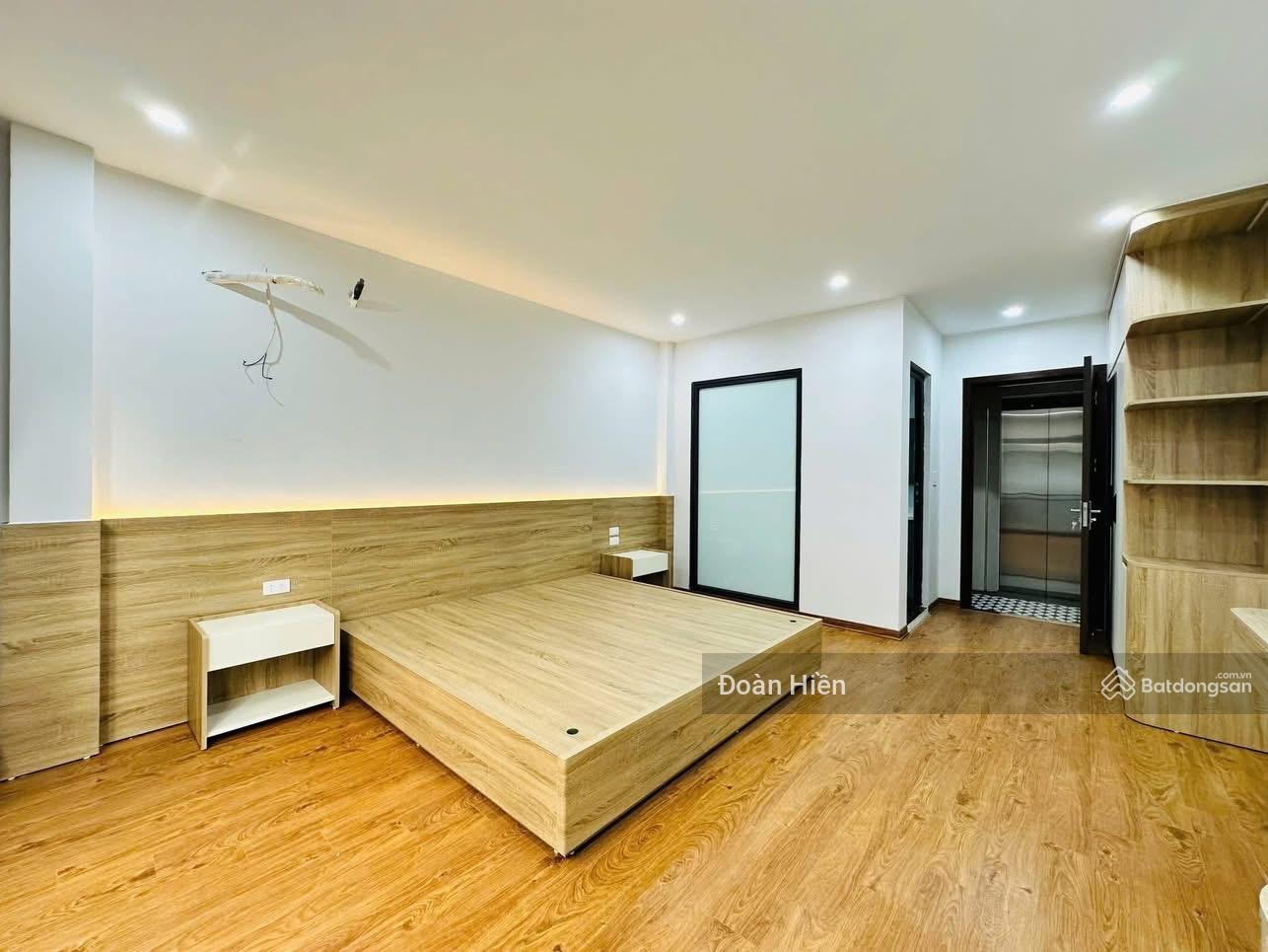 Chỉ hơn 9t có ngay nhà hộ khẩu Phố Cổ, Hàng Bún, chủ xây mới thang máy 100m ra ô tô, 45m*5t