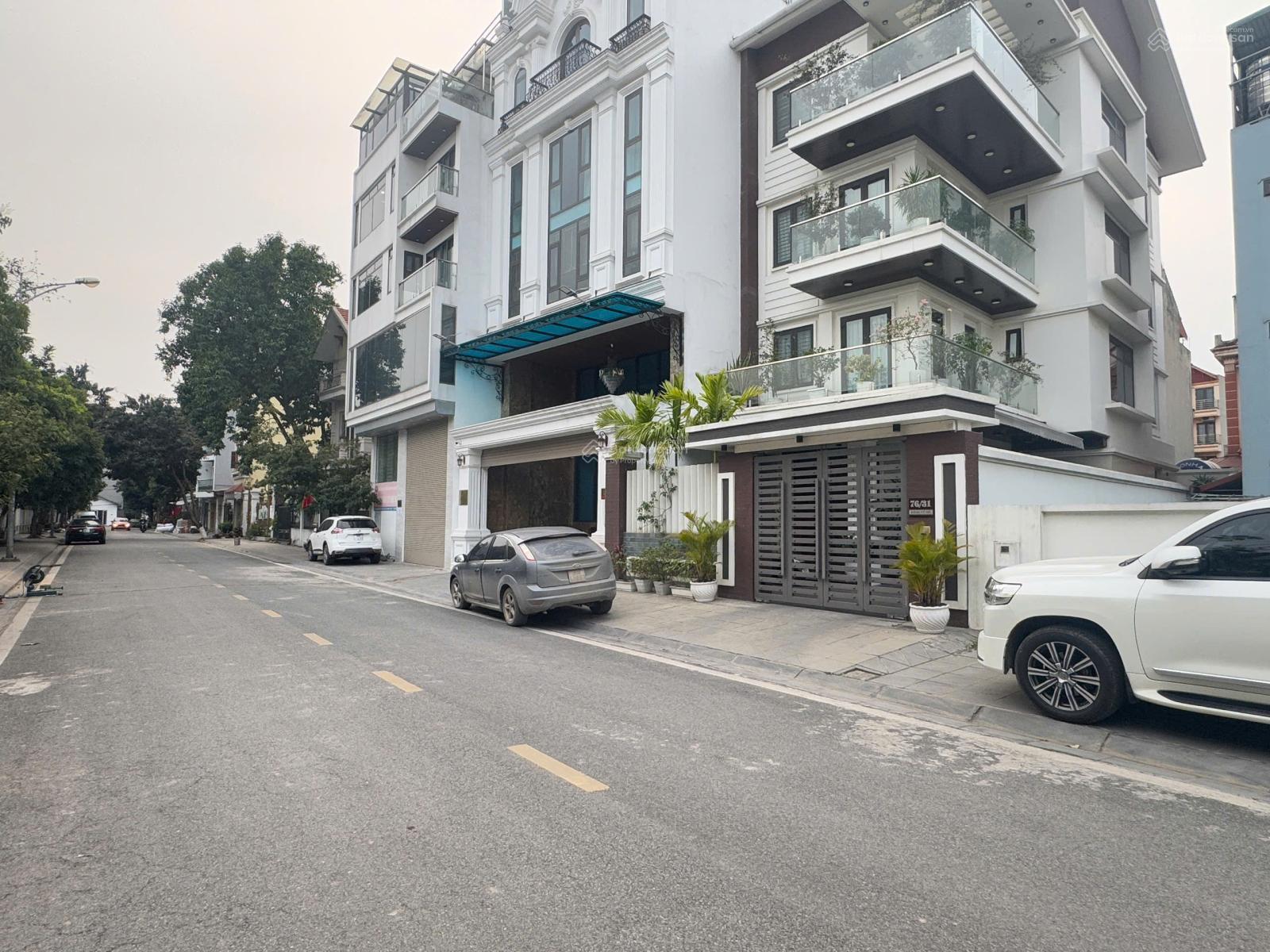 Bán Đất tặng nhà 95m phố Thạch Bàn, Long Biên - đường 15m, mặt tiền khủng - KINH DOANH nhỉnh 19 tỷ