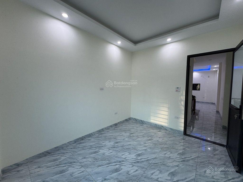 CHỦ NGỘP BANK, CHỈ NHỈNH 3 TỶ NHÀ 4 TẦNG ĐỒNG MAI, Ô TÔ ĐỖ CỬA, MỘT BƯỚC RA KHU DỊCH VỤ.