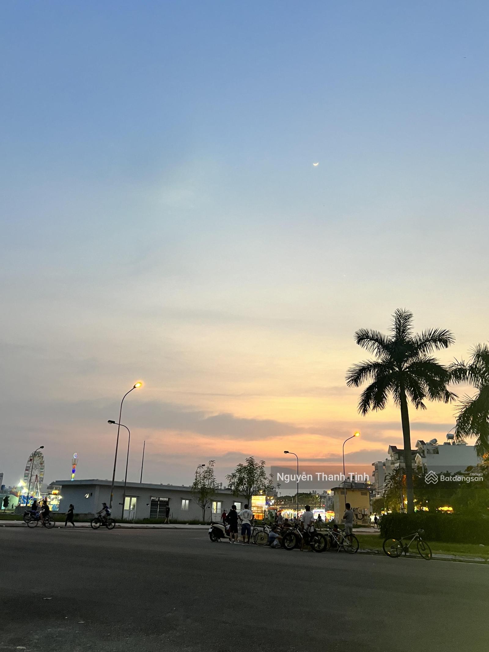 Bán lô đất đối diện công viên Giá 6,5tỷ